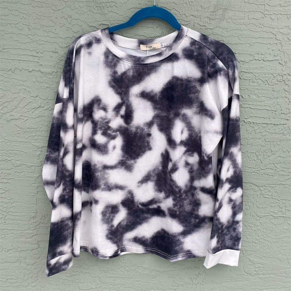 Hope Horizon Yoga Long Sleeve Graphic Tee Black Size L NWT